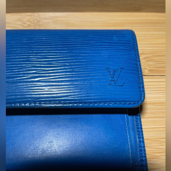 Louis Vuitton Epi International wallet - Picture 4 of 16